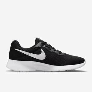 brand new! Nike tanjun women's 9.5